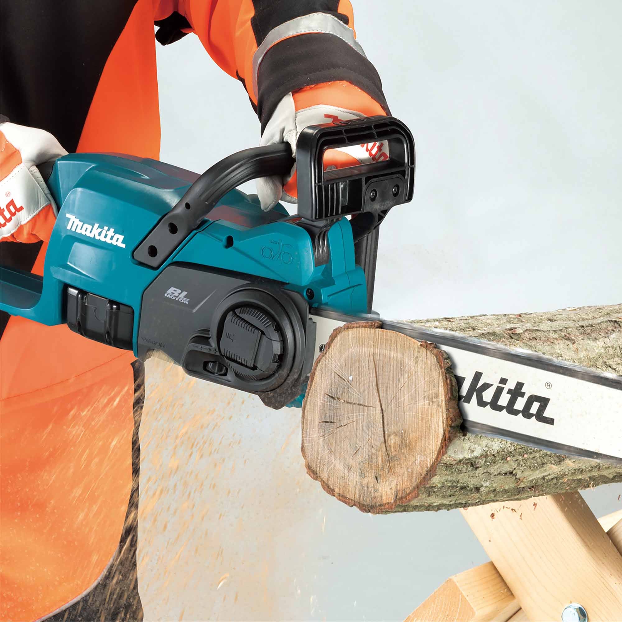 Elettrosega Makita DUC357Z 18V